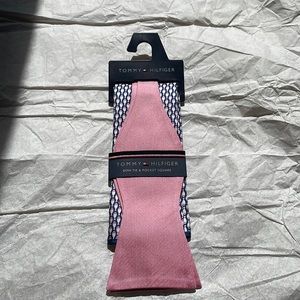 Tommy Hilfiger bow tie & pocket square handkerchief